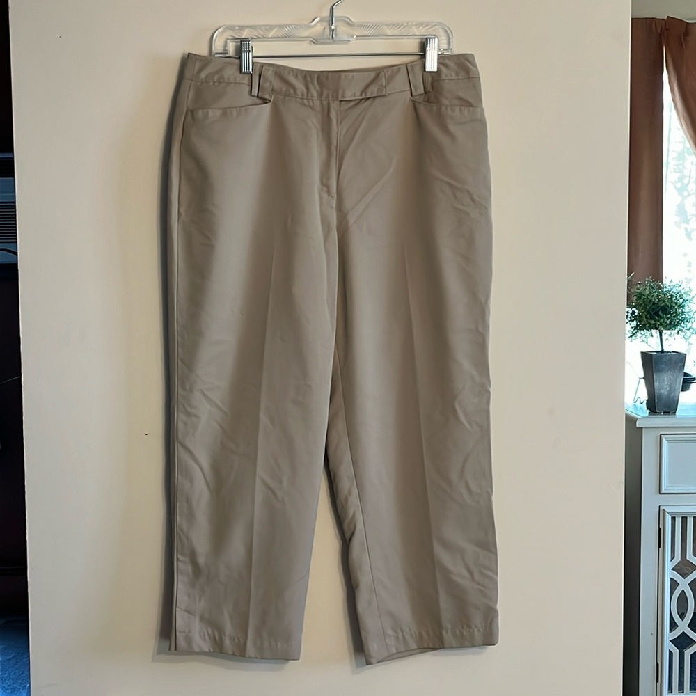 Liz golf Capri